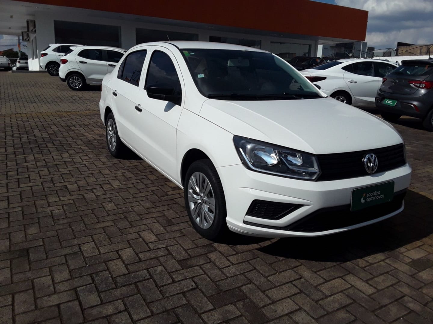 Volkswagen Voyage 1.0 Flex 12V 4p na cor Branco em Pato Branco / PR - 17636