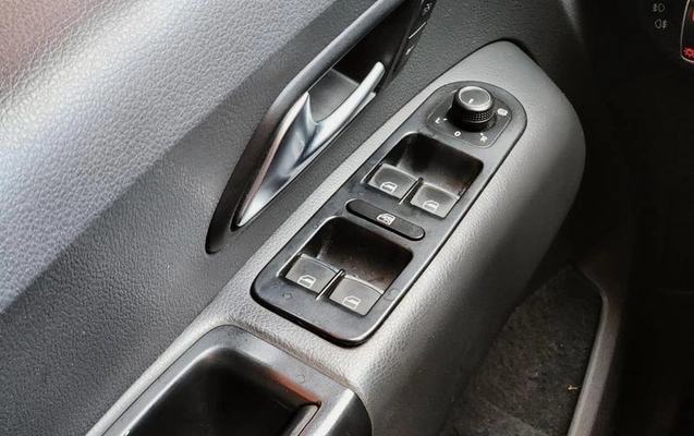 imagem-https://www.socarrao.com.br/sc-vehicle-images-prod/1786195/1787661625610-8125454_13_B_708ab73b7e.jpeg