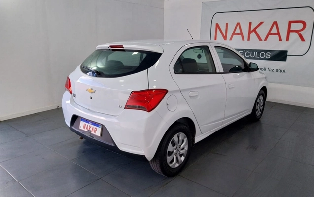 imagem-https://www.socarrao.com.br/sc-vehicle-images-prod/1786603/1788291147133-VltelvkhEOMF4xCitqbwMdGVMzEUC0m1.jpg