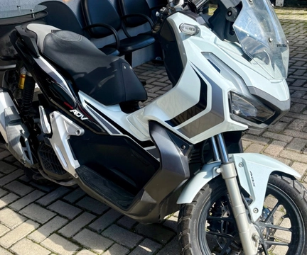 Honda ADV 150 2021 Branco — foto 1 de 3