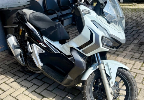 Honda ADV 150 2021 Branco — foto 1 de 3
