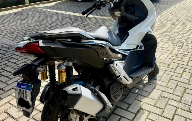imagem-https://www.socarrao.com.br/sc-vehicle-images-prod/1789354/1779898898766-SU1HXzg4NzguanBlZw.jpeg
