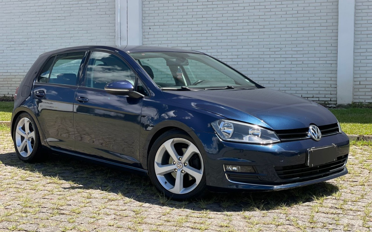 Volkswagen Golf Highline 1.4 TSI 140cv Aut. na cor Azul em Pinhais / PR - 1789433