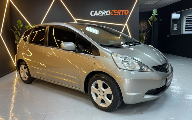 imagem-https://www.socarrao.com.br/sc-vehicle-images-prod/1791896/1779903951532-DIgXp2omYr64A6vojC65EtEomGnT0kwW.jpg