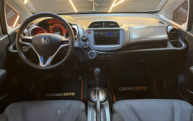imagem-https://www.socarrao.com.br/sc-vehicle-images-prod/1791896/1779903951534-e4KD2Uue2haO6zO08niEp7ucXszQp7Q5.jpg