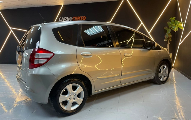 imagem-https://www.socarrao.com.br/sc-vehicle-images-prod/1791896/1779903951534-yHo9CDZ8FA887fsiM0deH6hoITnmXWpn.jpg
