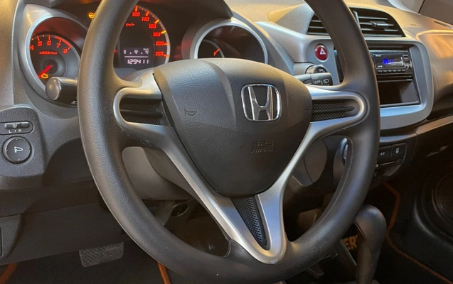 imagem-https://www.socarrao.com.br/sc-vehicle-images-prod/1791896/1779903951537-rnHBAPtJH5d9SzbD6vEx2sMb3cAZNbm1.jpg