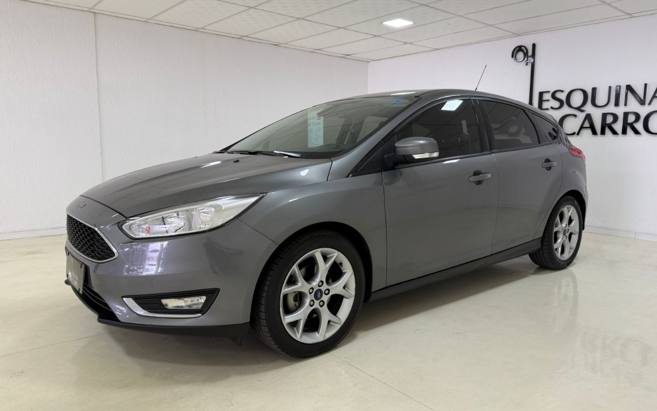 Ford Focus 2016 Cinza — foto 1 de 3