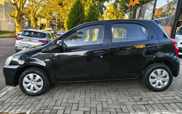 imagem-https://www.socarrao.com.br/sc-vehicle-images-prod/1793507/1784924651724-8124507_5_B_87a09eff18.jpeg
