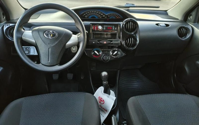 imagem-https://www.socarrao.com.br/sc-vehicle-images-prod/1793507/1784924651747-8124507_17_B_11f8160567.jpeg