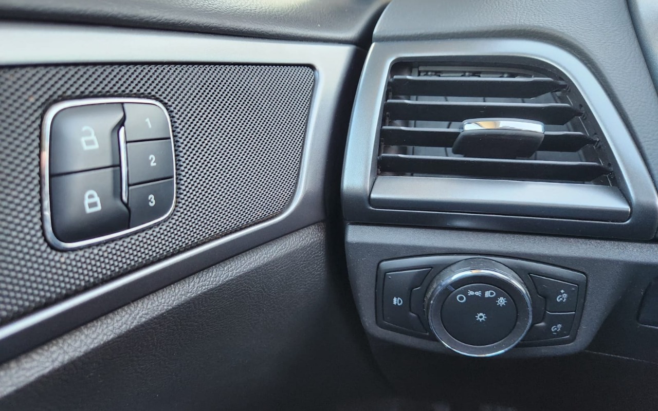 imagem-https://www.socarrao.com.br/sc-vehicle-images-prod/1794674/1779909647130-V2hhdHNBcHAgSW1hZ2UgMjAyNi0wNS0yNyBhdCAxNi4wNC4wMSAoNCkuanBlZw.jpeg