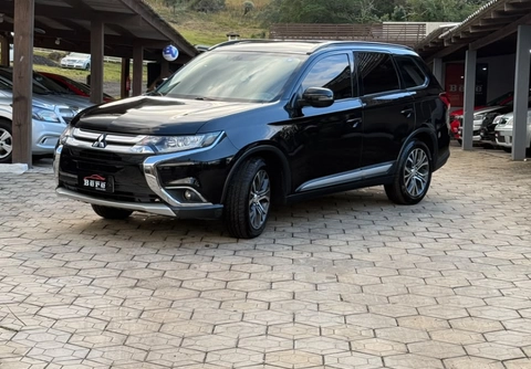 Mitsubishi OUTLANDER 2.0 16V 160cv Aut. 2016 Preto — foto 1 de 3