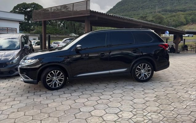 imagem-https://www.socarrao.com.br/sc-vehicle-images-prod/1795910/1779912301421-Y5sYBaoA5mF9ATMMvzMuVgphOXpH73gk.jpg