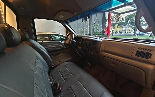 imagem-https://www.socarrao.com.br/sc-vehicle-images-prod/1796465/1782169881283-8130207_13_B_b6f2dc043f.jpeg