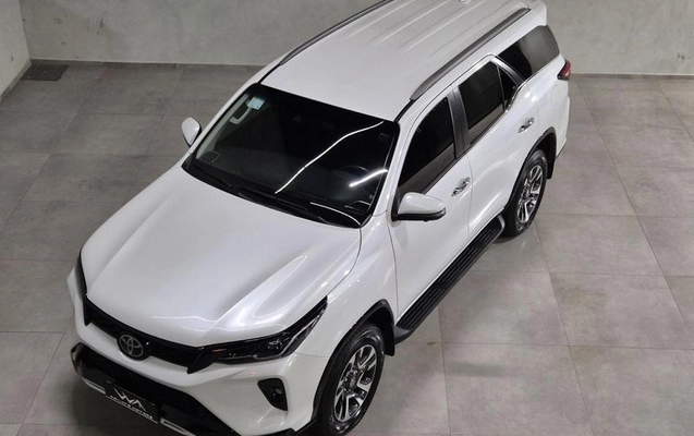 imagem-https://www.socarrao.com.br/sc-vehicle-images-prod/1799370/1788375476432-8130726_10_B_167fa46f82.jpeg