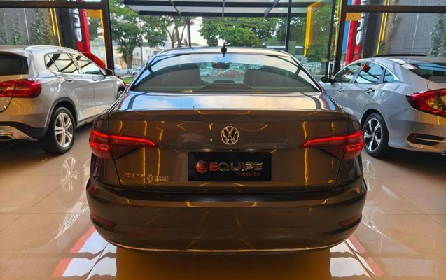 imagem-https://www.socarrao.com.br/sc-vehicle-images-prod/1813925/1787167286486-8127391_5_B_931f42caca.jpeg