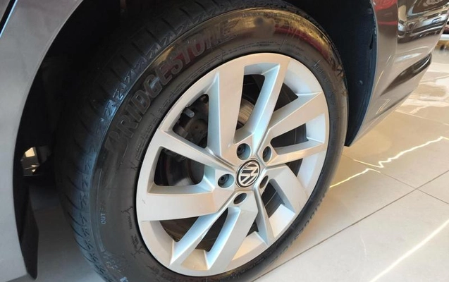 imagem-https://www.socarrao.com.br/sc-vehicle-images-prod/1813925/1787167286505-8127391_17_B_28e13e1e8a.jpeg
