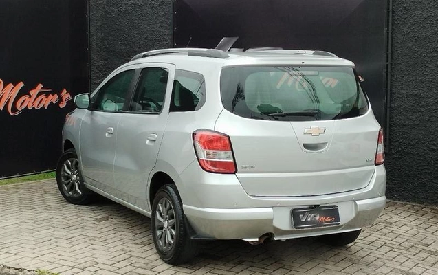 imagem-https://www.socarrao.com.br/sc-vehicle-images-prod/1817102/1786136399040-8129587_15_B_63a1a3d24d.jpeg