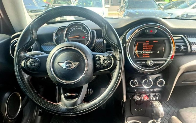 imagem-https://www.socarrao.com.br/sc-vehicle-images-prod/1817697/1784829675757-8132073_15_B_b32fb4f097.jpeg