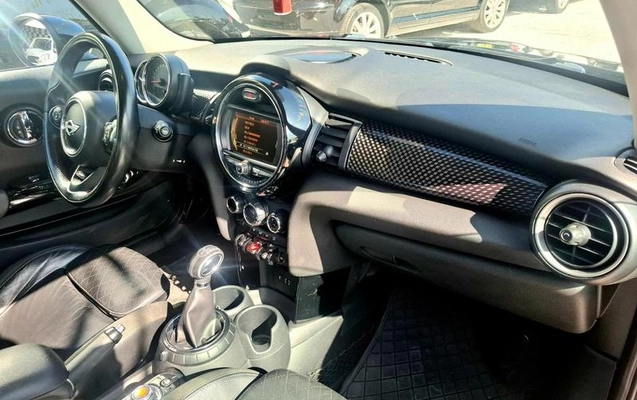 imagem-https://www.socarrao.com.br/sc-vehicle-images-prod/1817697/1784829675761-8132073_18_B_80c1268ee0.jpeg