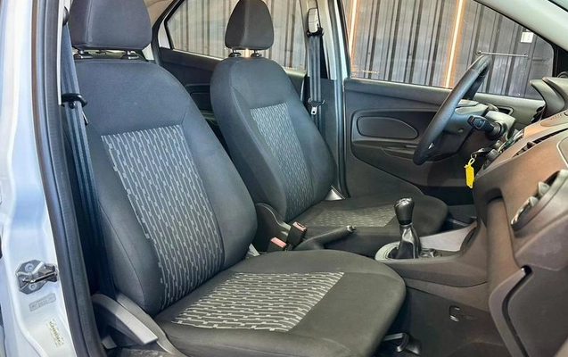 imagem-https://www.socarrao.com.br/sc-vehicle-images-prod/1817969/1786109677517-8132061_6_B_49948ae76b.jpeg
