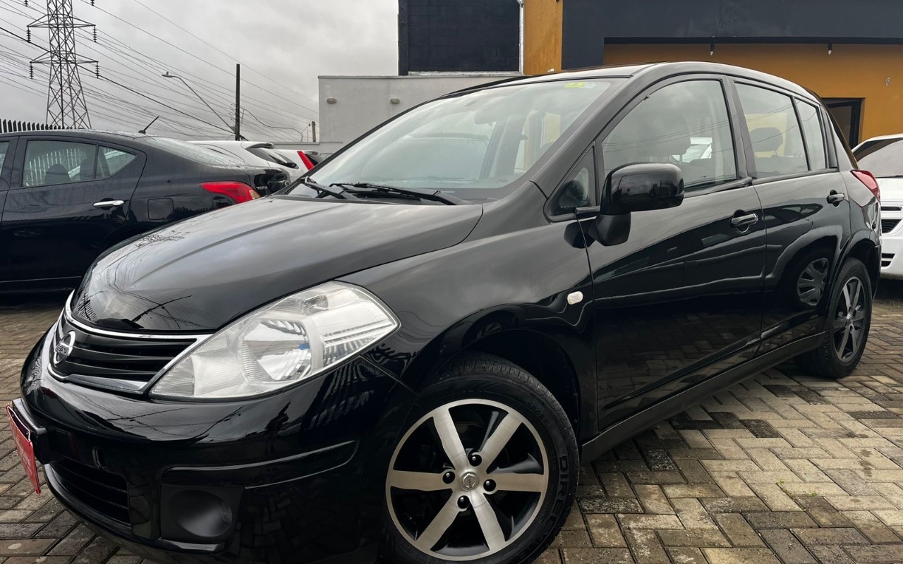 Nissan TIIDA S 1.8/1.8 Flex 16V Mec. na cor Preto em Curitiba / PR - 1818465