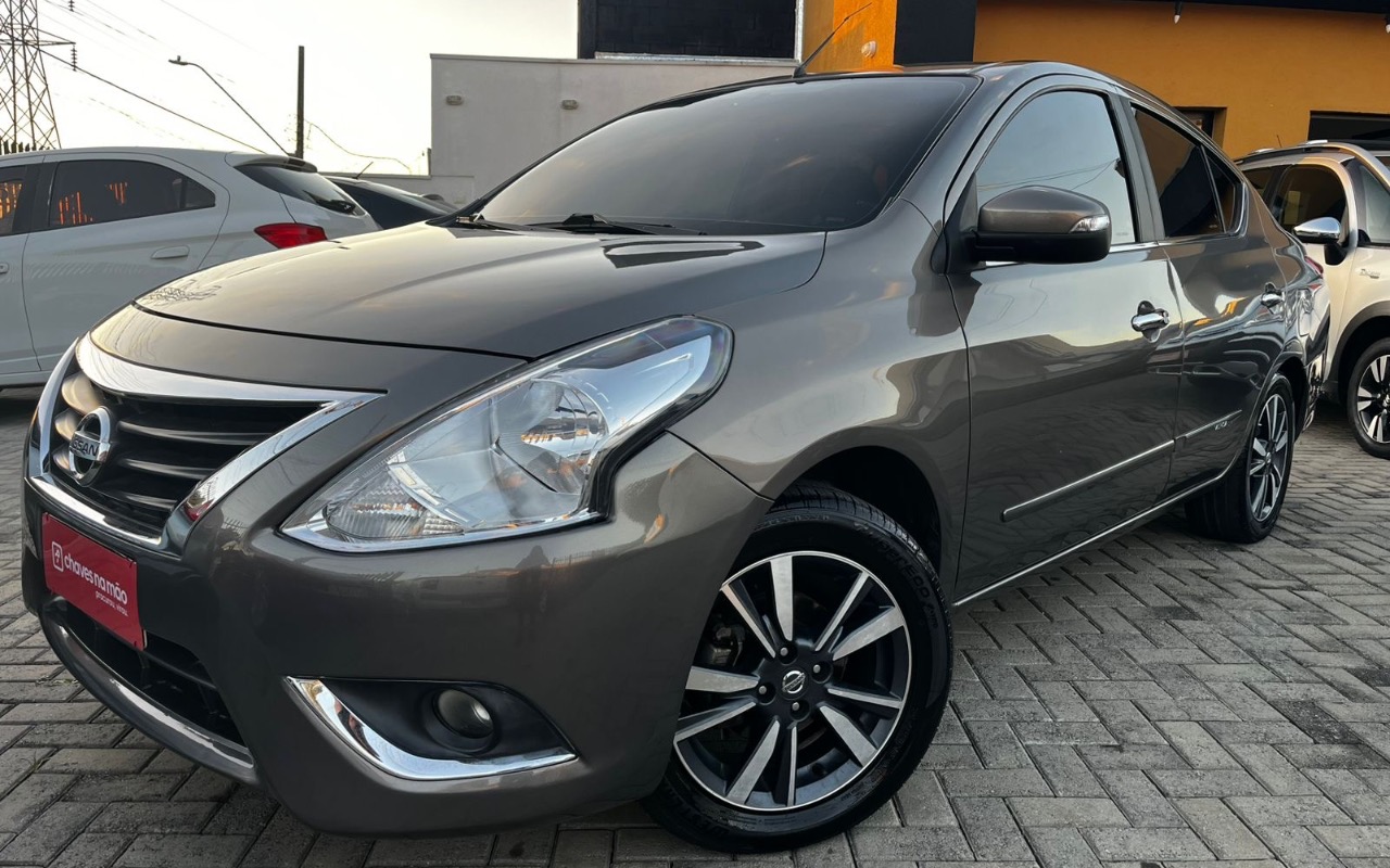 Nissan VERSA 2018 Cinza — foto 1 de 3