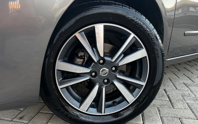 imagem-https://www.socarrao.com.br/sc-vehicle-images-prod/1819307/1779981772780-YmJkZmM5YTQtOTRmNS00NTlhLTgzODAtZWY2MDVlMmJlZDVjLmpwZWc.jpeg