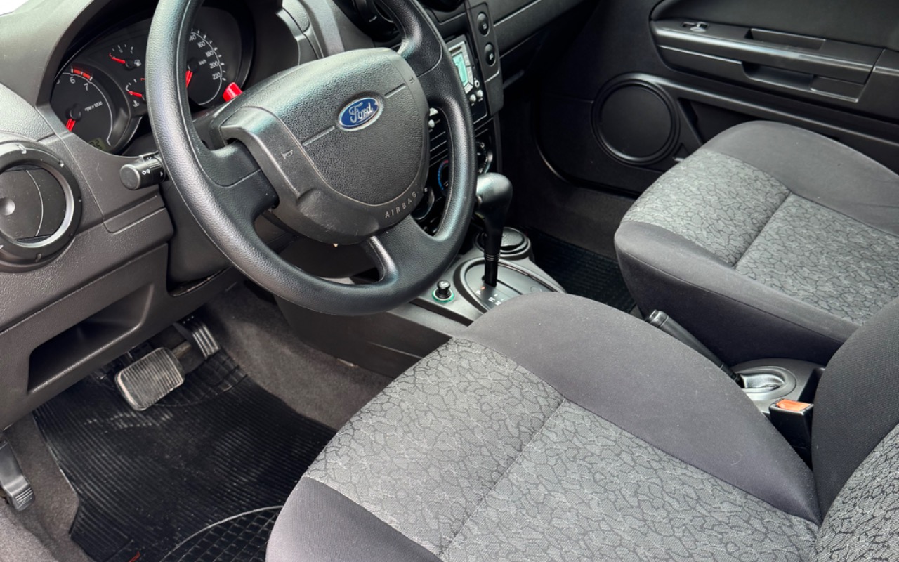 imagem-https://www.socarrao.com.br/sc-vehicle-images-prod/1819660/1779982406552-SU1HXzY2MDcuanBlZw.jpeg
