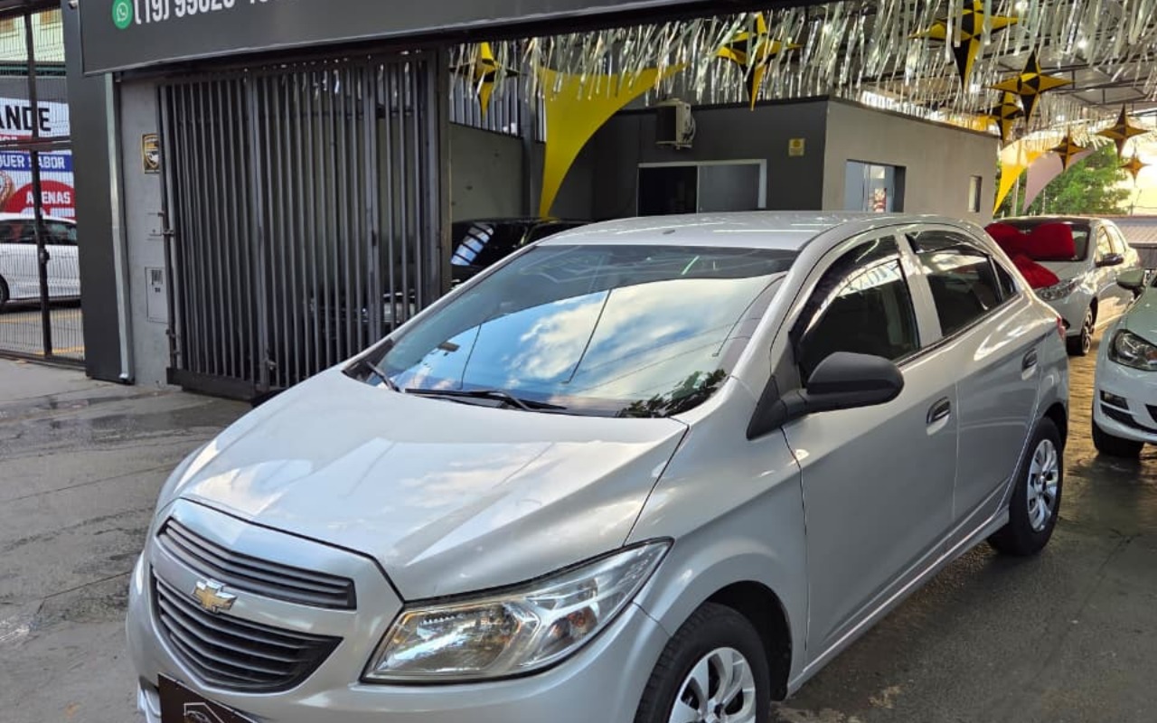 Chevrolet Onix HATCH Joy 1.0 8V Flex 5p Mec. na cor Prata em Campinas / SP - 1821622