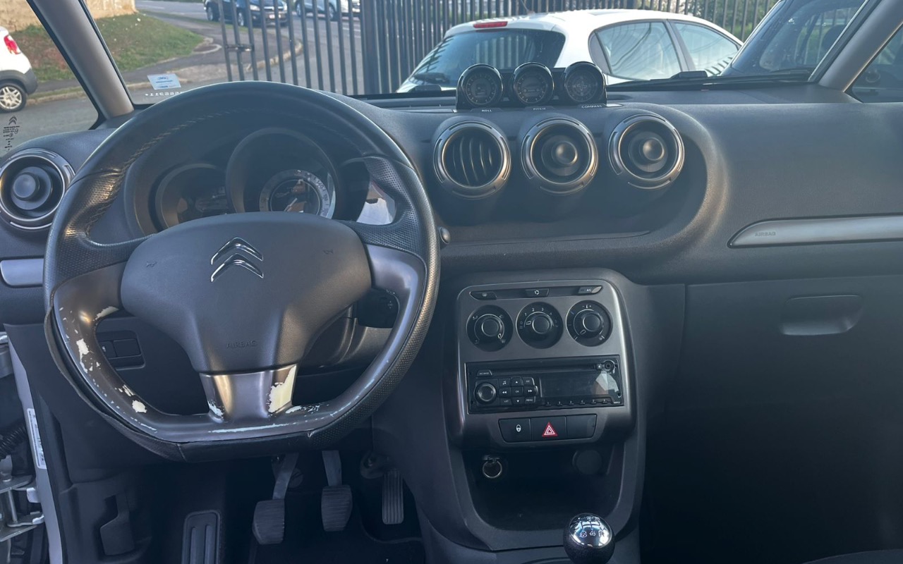 imagem-https://www.socarrao.com.br/sc-vehicle-images-prod/1822528/1781036242758-Y2YzNzEzZjQtZmE3ZC00NjdhLTk1ZGUtNzk5ZGI2NTA2MWI1LmpwZWc.jpeg