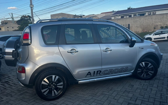 imagem-https://www.socarrao.com.br/sc-vehicle-images-prod/1822528/1781036242815-NTdmNzk4MjQtMzkwZi00ZTgzLWE3ZTEtYzg3NGNjZmMyZGM2LmpwZWc.jpeg