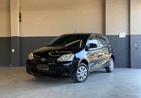 Toyota Etios 2017 Preto — foto 1 de 3