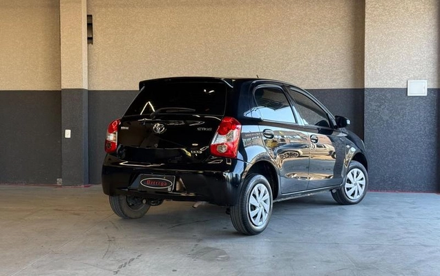 imagem-https://www.socarrao.com.br/sc-vehicle-images-prod/1823878/1779990373131-8055959_5_B_9e00a23297.jpeg