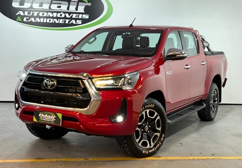 Toyota Hilux 2021 Vermelho — foto 1 de 3