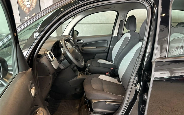 imagem-https://www.socarrao.com.br/sc-vehicle-images-prod/1825587/1782310863702-37fb88706e604bed84eca27b973816f0_1779454607744.jpg