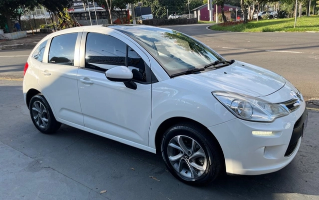 imagem-https://www.socarrao.com.br/sc-vehicle-images-prod/1826093/1788385825506-2oTZX0kysMU6FQNuGbxoXZcAD5SjtQf4.jpg