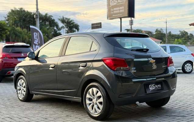 imagem-https://www.socarrao.com.br/sc-vehicle-images-prod/1828087/1786797780795-003_b40a201549ba8ca18839c47e297e475c.jpeg