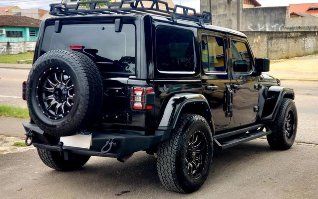 imagem-https://www.socarrao.com.br/sc-vehicle-images-prod/1828648/1790780519893-8125237_17_B_fc65af1e09.jpeg