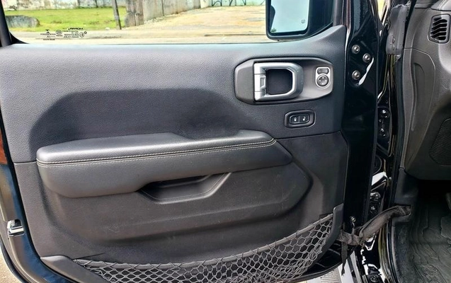 imagem-https://www.socarrao.com.br/sc-vehicle-images-prod/1828648/1790780519898-8125237_7_B_f828c16591.jpeg