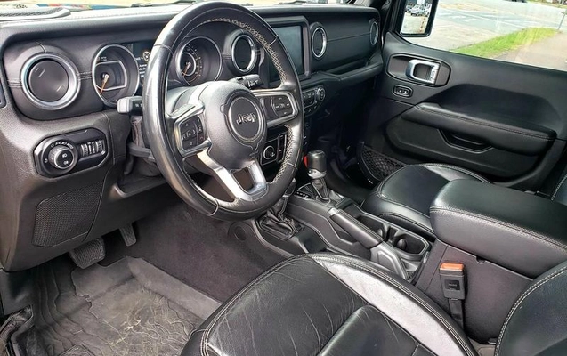 imagem-https://www.socarrao.com.br/sc-vehicle-images-prod/1828648/1790780519899-8125237_7_B_395986c0b2.jpeg