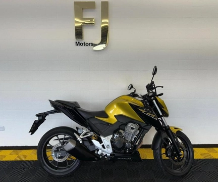 Honda CB 300F Twister Flex 2024 Amarelo — foto 1 de 3