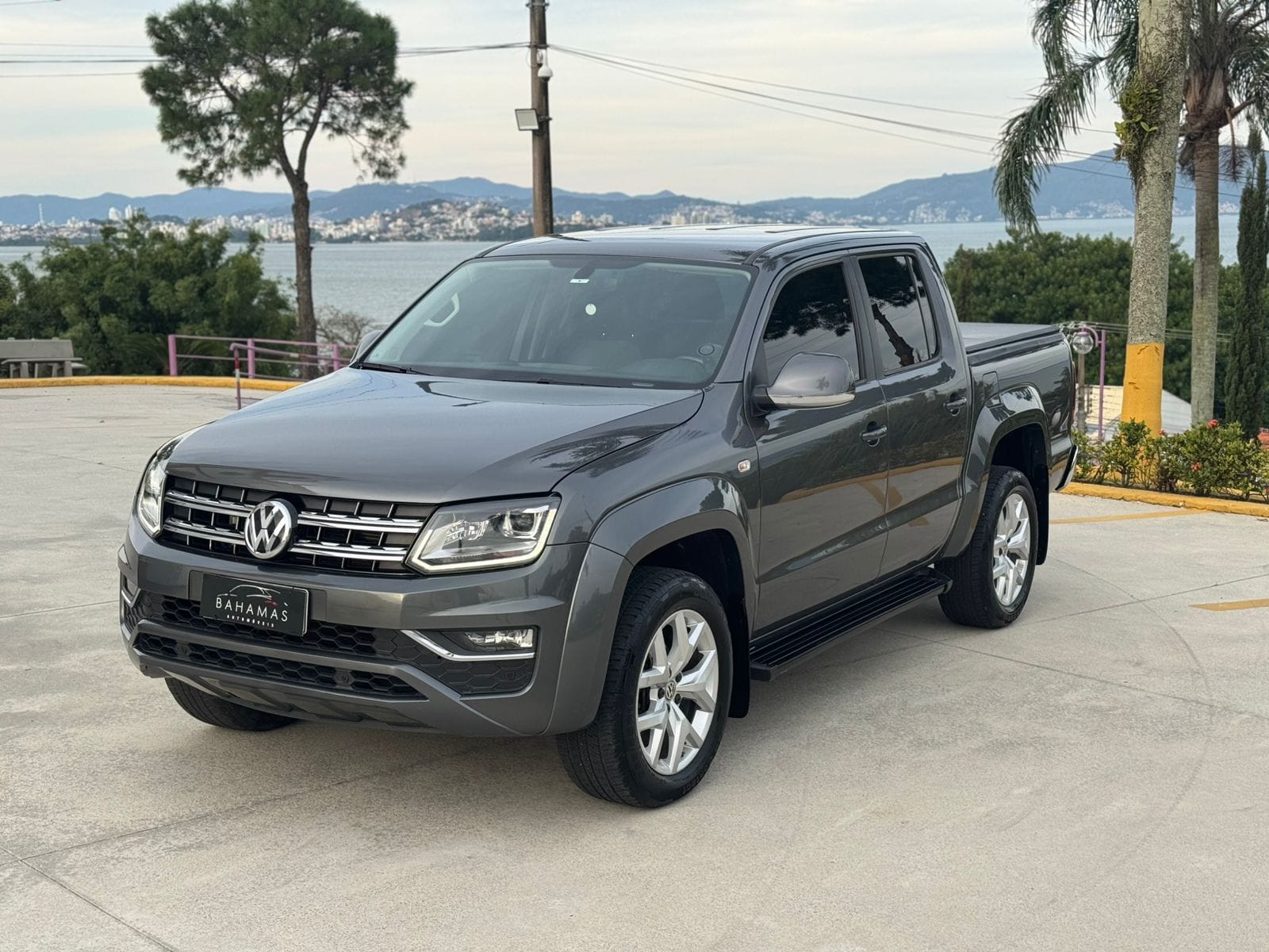 Volkswagen Amarok High.CD 2.0 16V TDI 4x4 Dies. Aut na cor Cinza em São José / SC - 18302