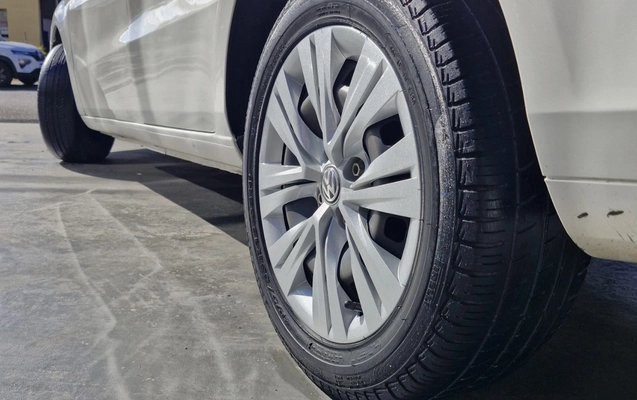 imagem-https://www.socarrao.com.br/sc-vehicle-images-prod/1830470/1780004116812-MTguanBlZw.jpeg