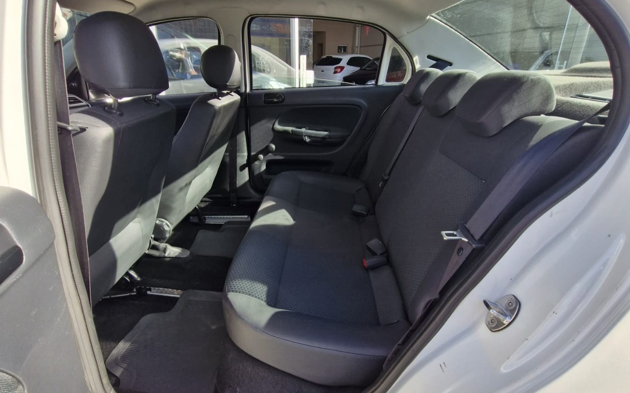 imagem-https://www.socarrao.com.br/sc-vehicle-images-prod/1830470/1780004116972-MjEuanBlZw.jpeg