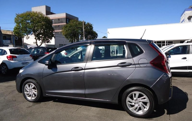 imagem-https://www.socarrao.com.br/sc-vehicle-images-prod/1844118/1787937668377-7589333_2_B_bb7c6cb0cc.jpeg