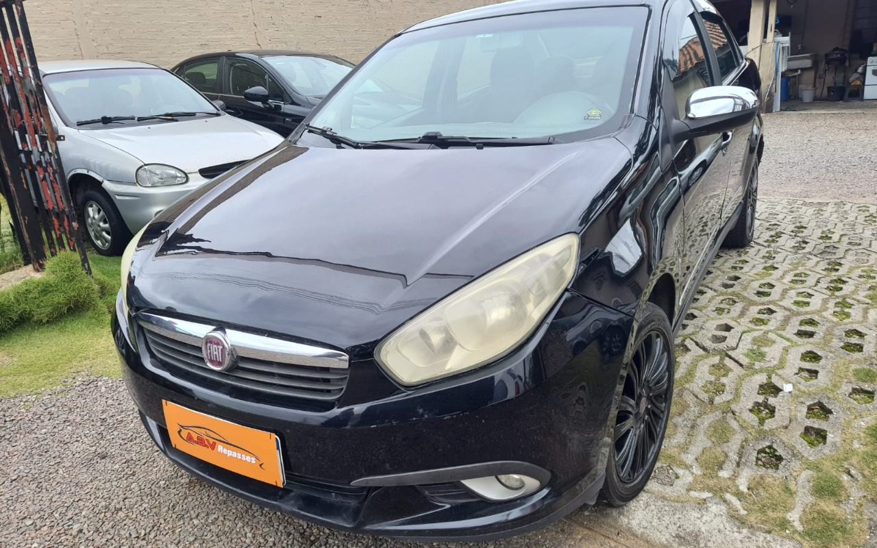 Fiat Grand Siena ESSENCE 1.6 Flex 16V na cor Preto em Curitiba / PR - 1847362