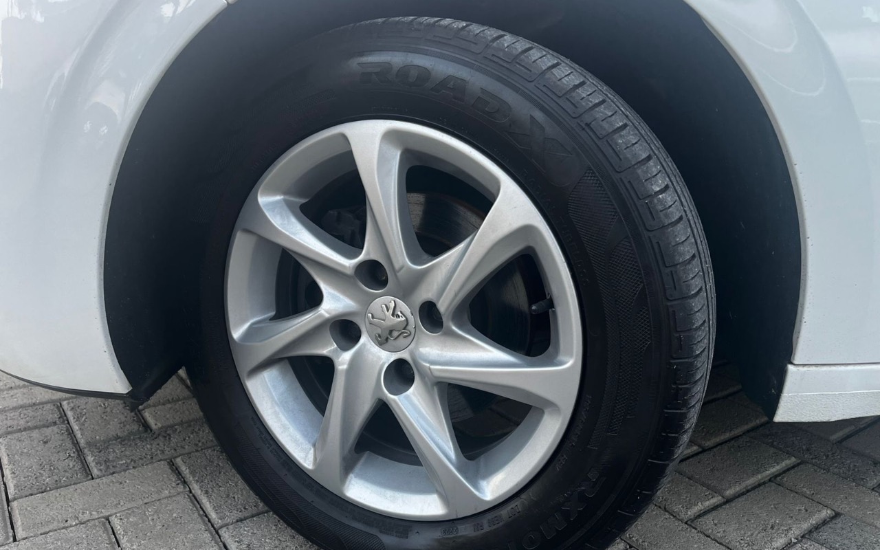 imagem-https://www.socarrao.com.br/sc-vehicle-images-prod/1848954/1780064620579-MjhkZjIzMTUtMTc1Zi00YmFmLWE1Y2MtZGUzMjE2YTQwNDIwLmpwZWc.jpeg