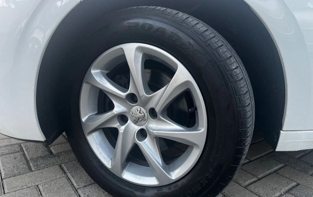 imagem-https://www.socarrao.com.br/sc-vehicle-images-prod/1848954/1780064620579-MjhkZjIzMTUtMTc1Zi00YmFmLWE1Y2MtZGUzMjE2YTQwNDIwLmpwZWc.jpeg