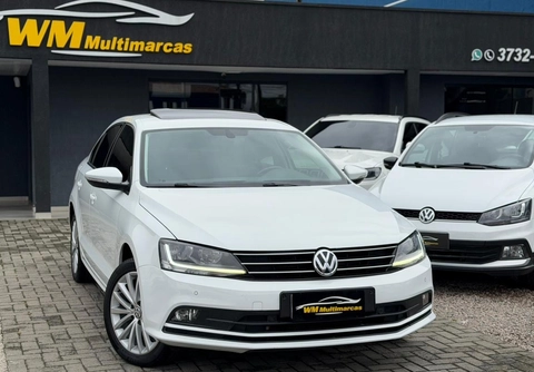 Volkswagen Jetta 2018 Branco — foto 1 de 3